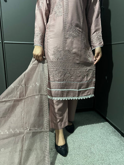 DS-63 Embroidered Linen Suit With Embroidered Soft Organza Dupatta