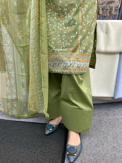 DESIGNER EMBROIDERED  FARSHI SALWAR  3PC READYMADE SUIT  WITH CHIFFON DUPTTA