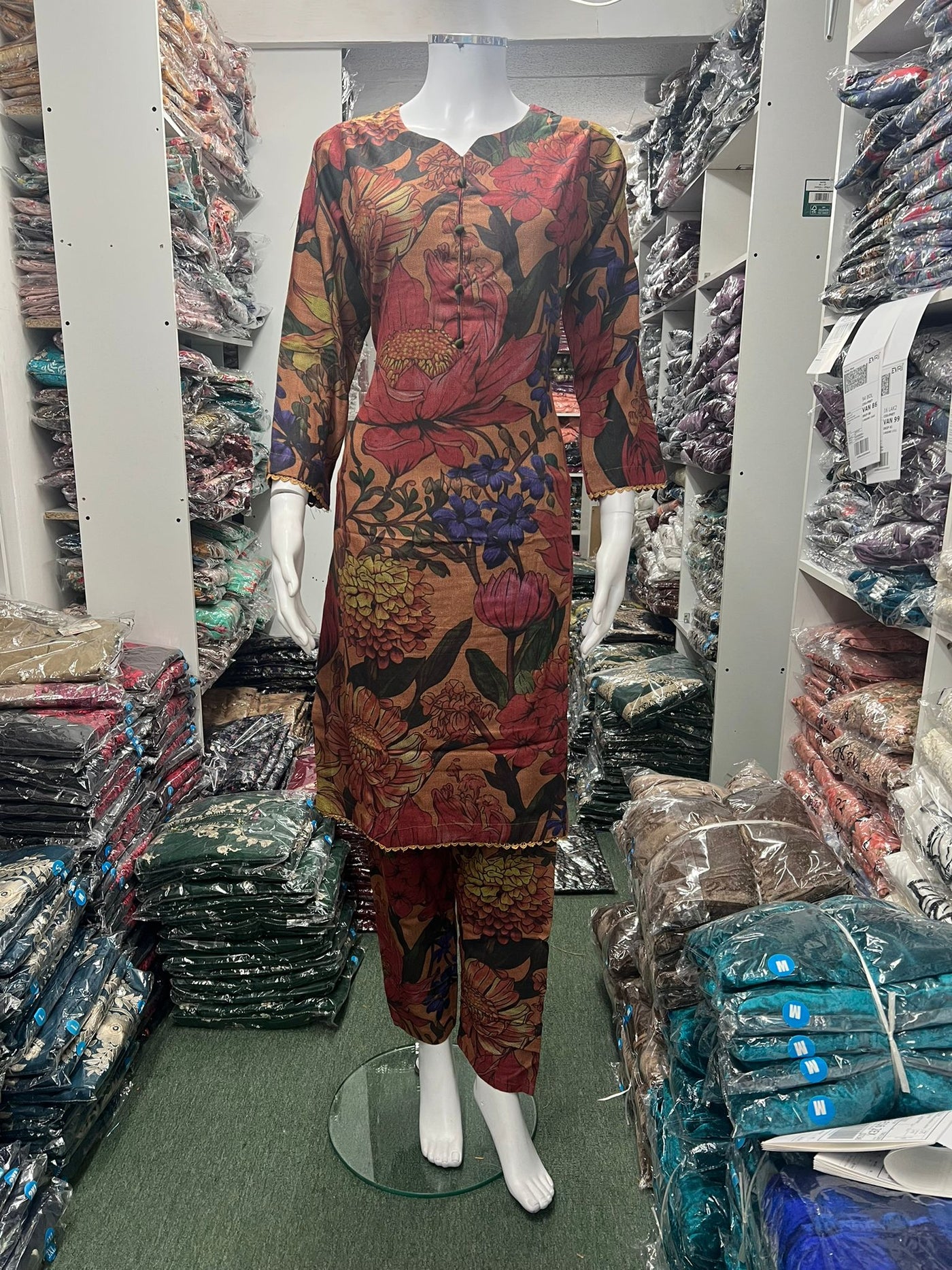 D-54 Printed 2 Piece Winter Dhanak Suit