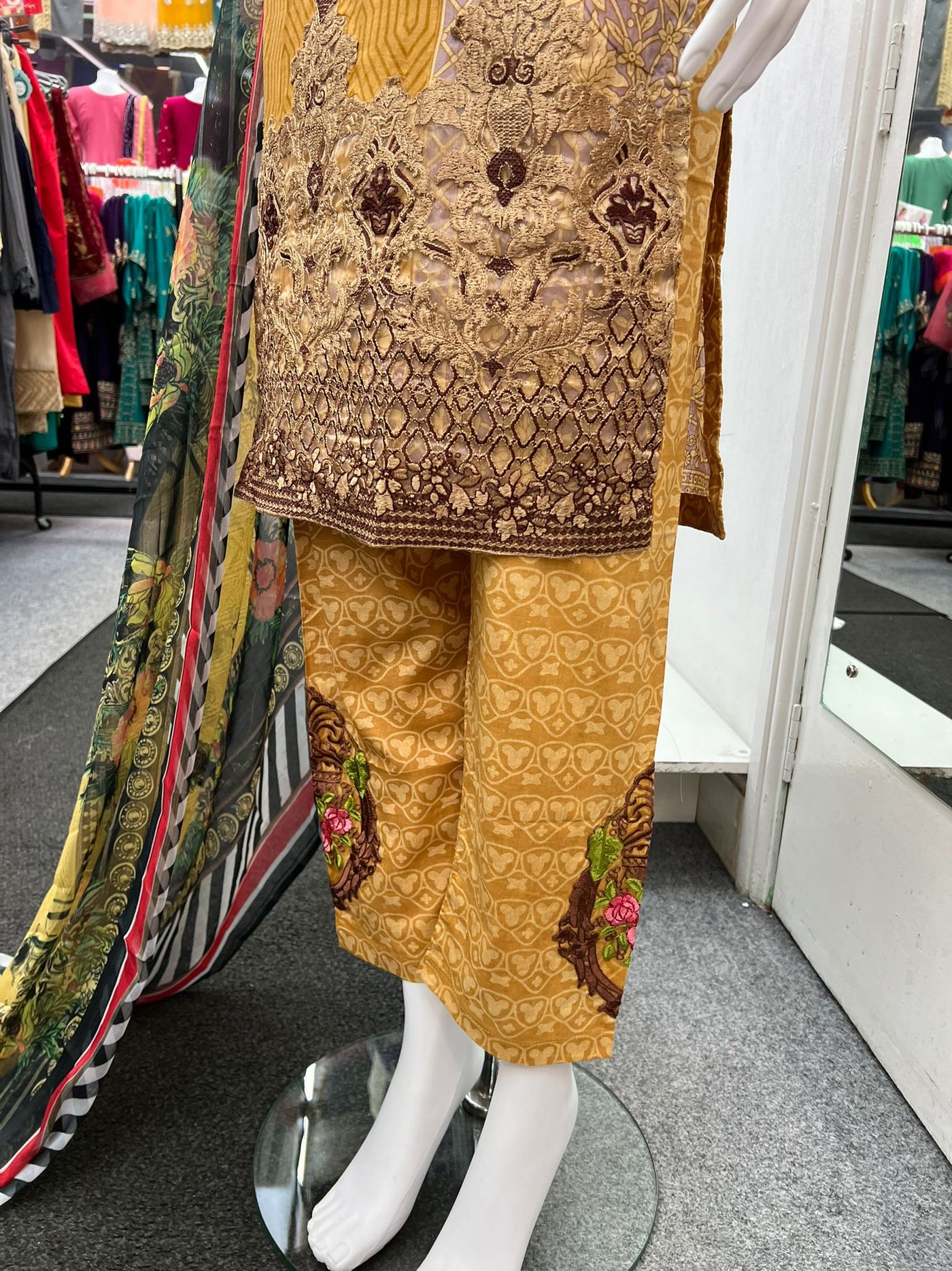 3Pc Lawn Designer Embroidered With Chiffon Dupatta D-744