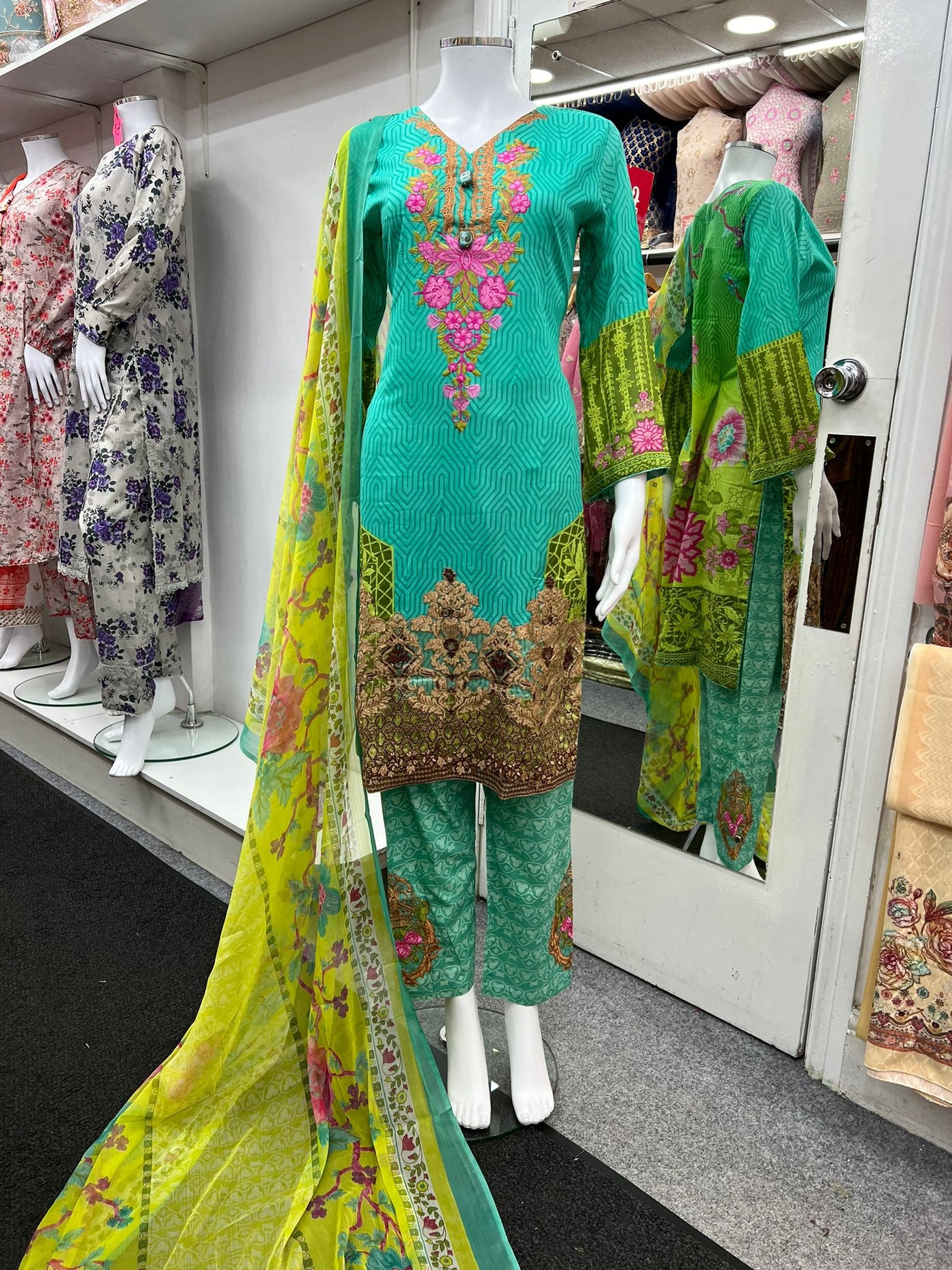 3Pc Lawn Designer Embroidered With Chiffon Dupatta D-751