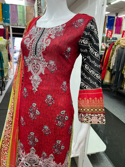 3Pc Lawn Designer Embroidered With Chiffon Dupatta D-764