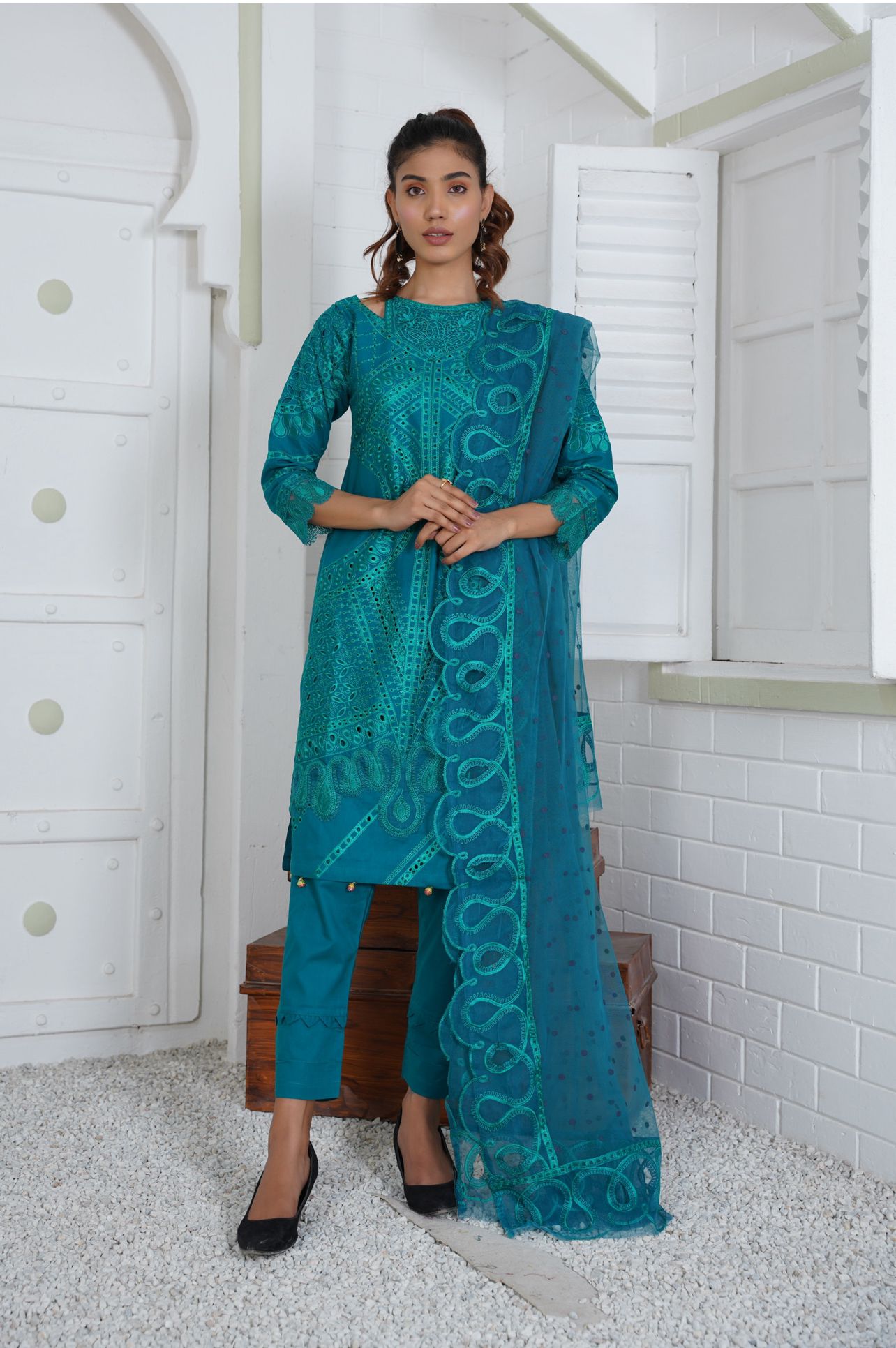 Premium Lawn 3 Piece Outfit With Printed Embroidered Net Dupatta Teal D-2A