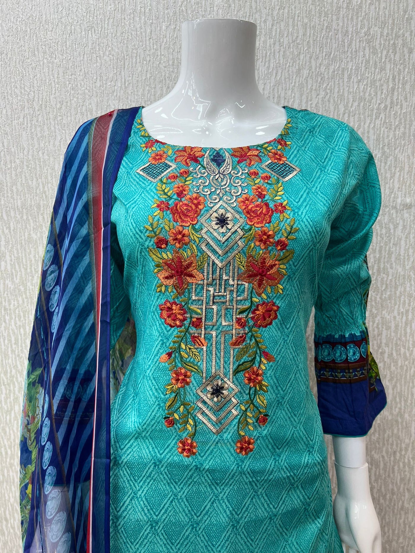 3Pc Lawn Designer Embroidered With Chiffon Dupatta D-730