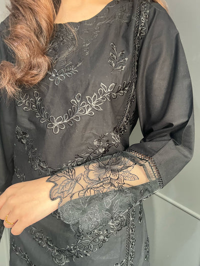 Embroidered Lawn Cotton Organza Suit with Organza Dupatta - Comfortable and Stylish