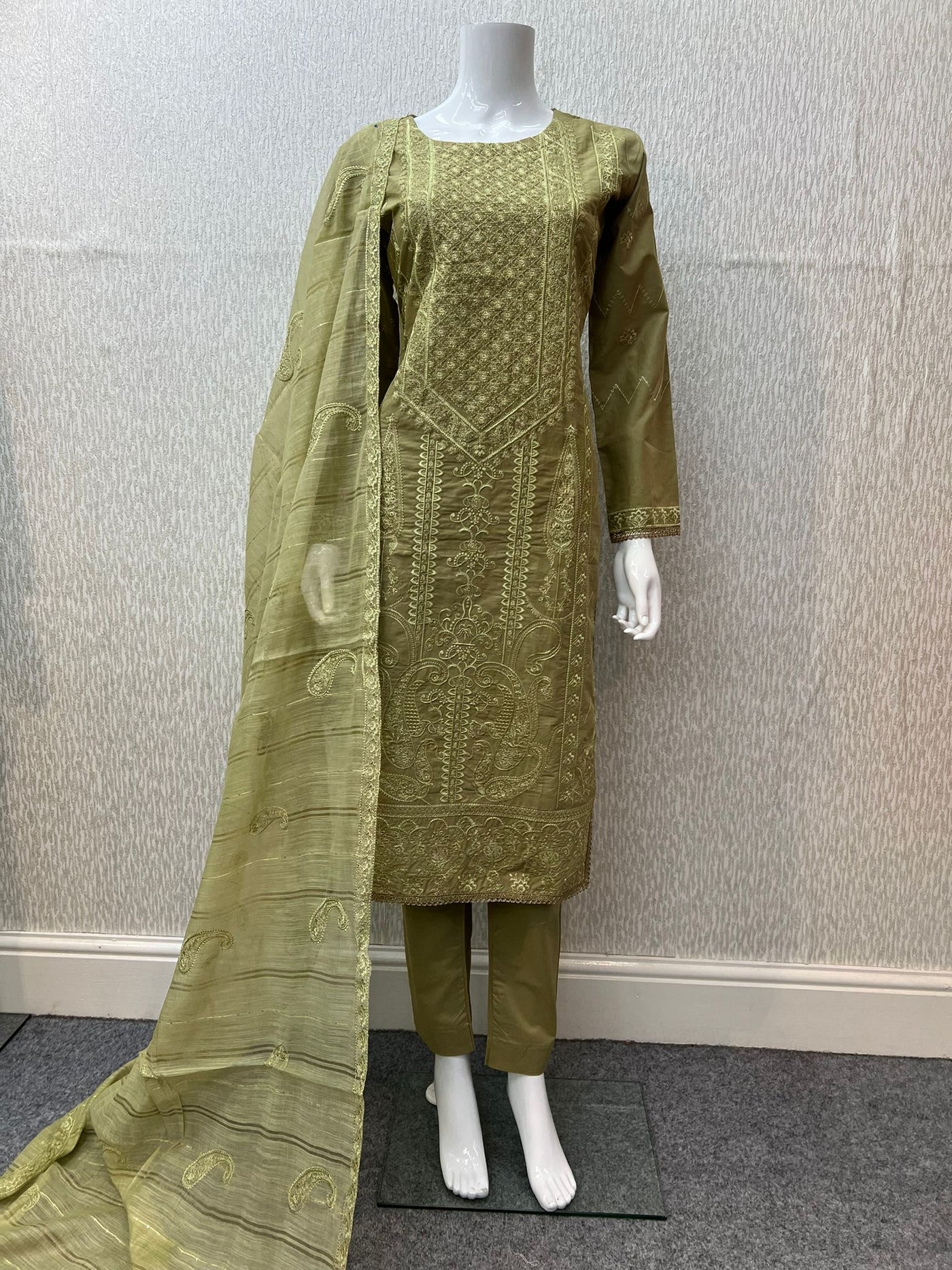 3 Pc Stitched Lawn Cotton Suit Embroidered Cotton Net Dupatta Green D-13