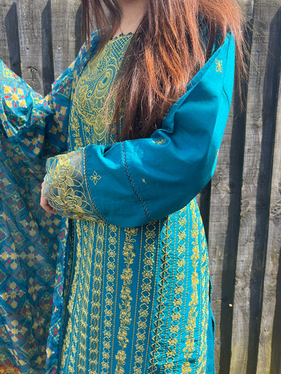 D-7 Mastani Embroidered | Lawn Desinger Suit With | Printed Dupatta