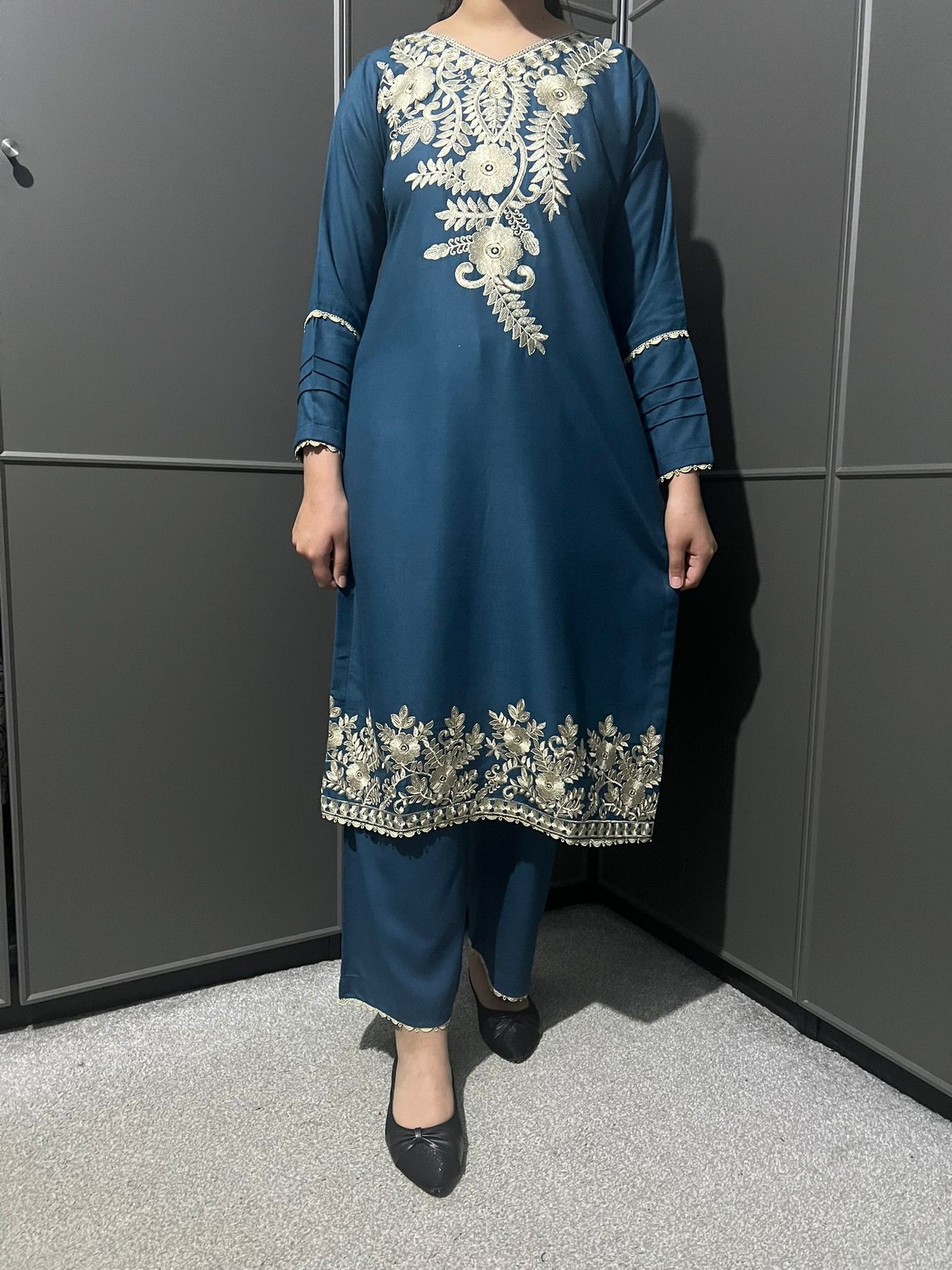 D-39 Embroidered  2 Piece Winter Dhanak Plazo Outfit