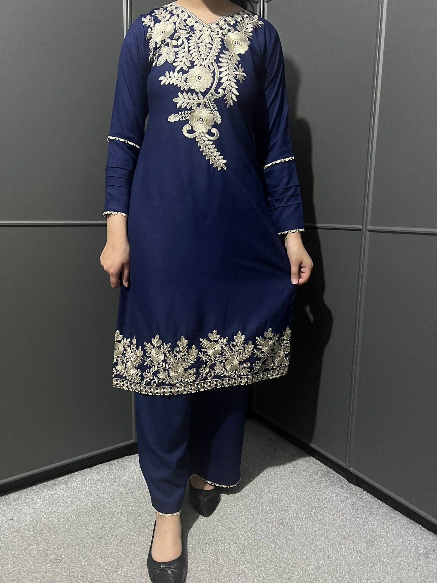 D-40 Embroidered  2 Piece Winter Dhanak Plazo Outfit