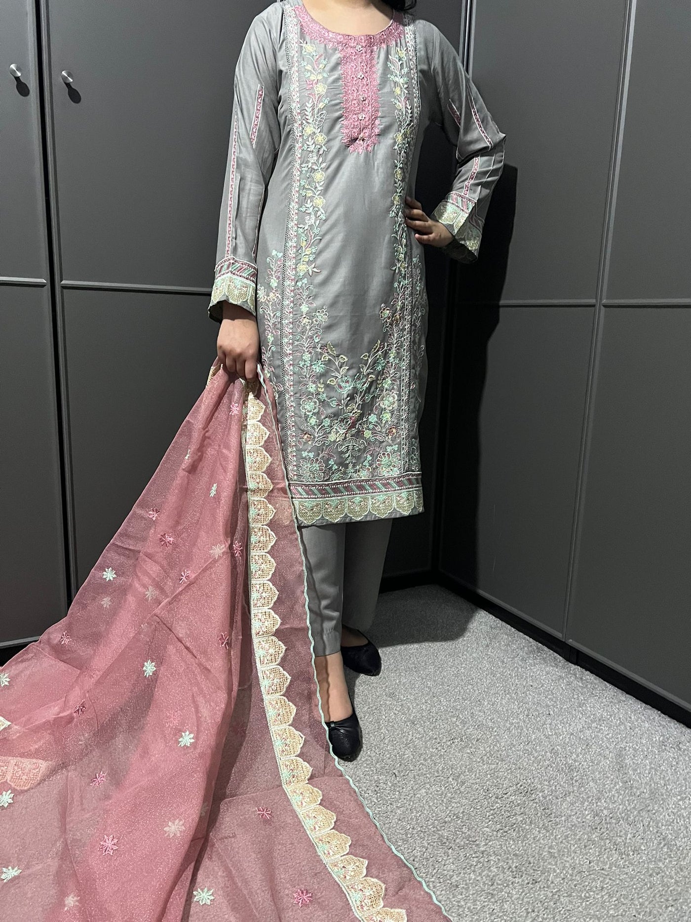 DS-68 Embroidered Linen Suit With Embroidered Soft Organza Dupatta