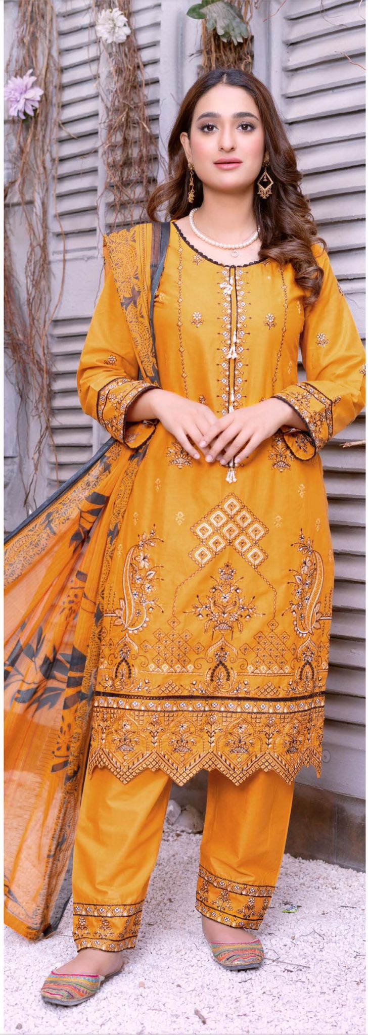 3 Piece Embroidered Lawn With Bamber Chiffon Dupatta D-04