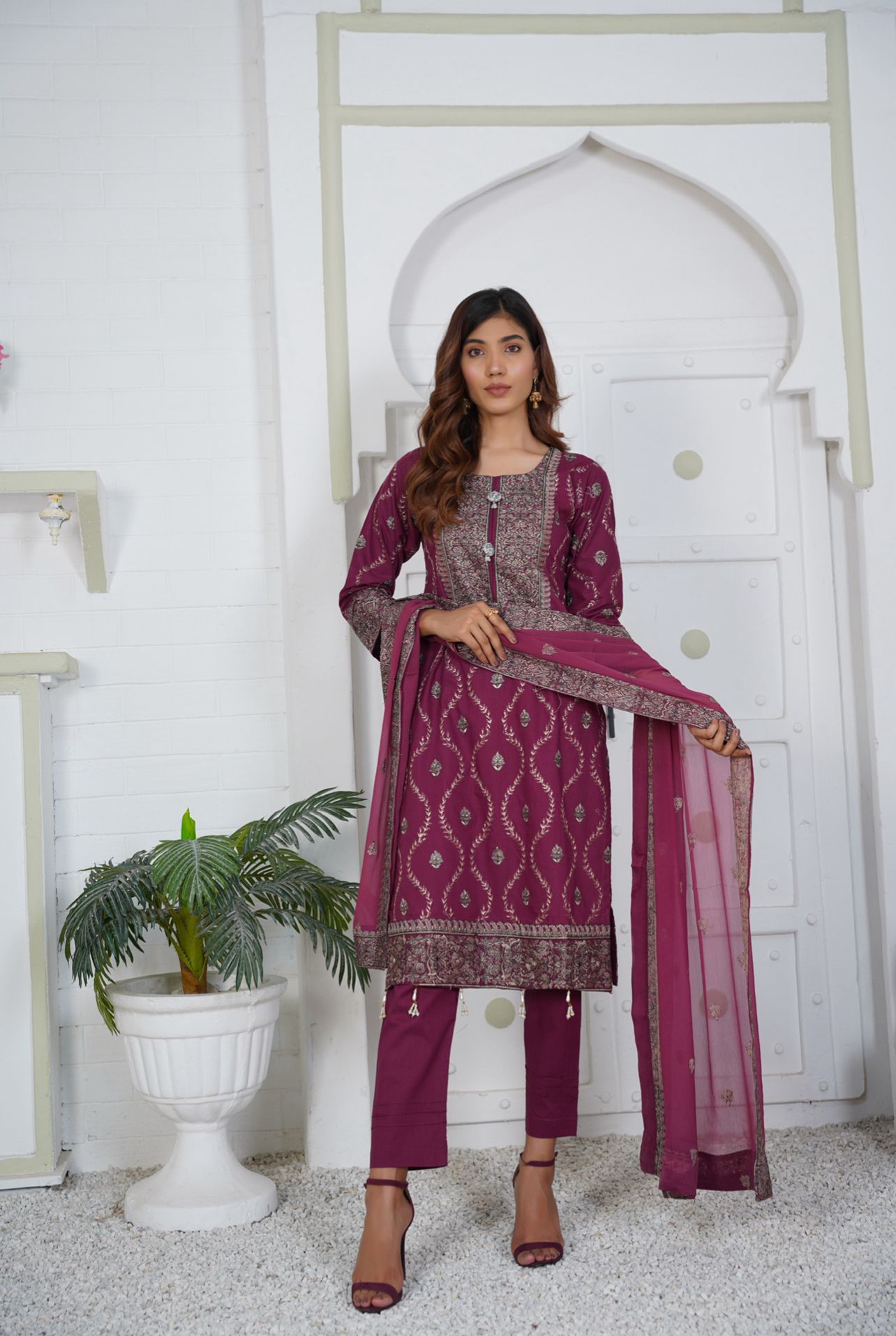 Premium Lawn 3 Piece Outfit With Embroidered Chiffon Dupatta Maroon D-4087