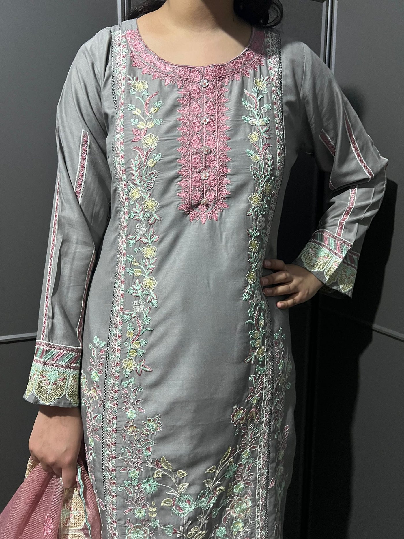 DS-68 Embroidered Linen Suit With Embroidered Soft Organza Dupatta