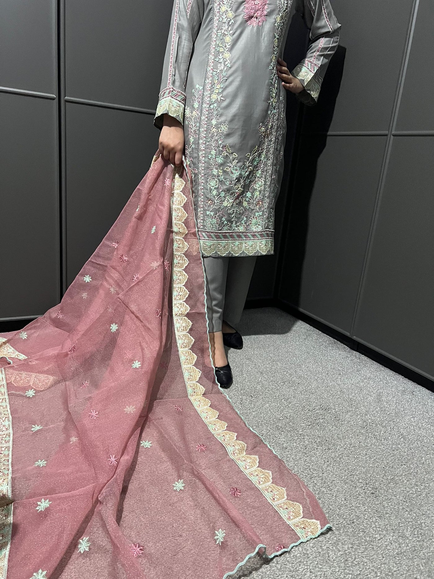 DS-68 Embroidered Linen Suit With Embroidered Soft Organza Dupatta