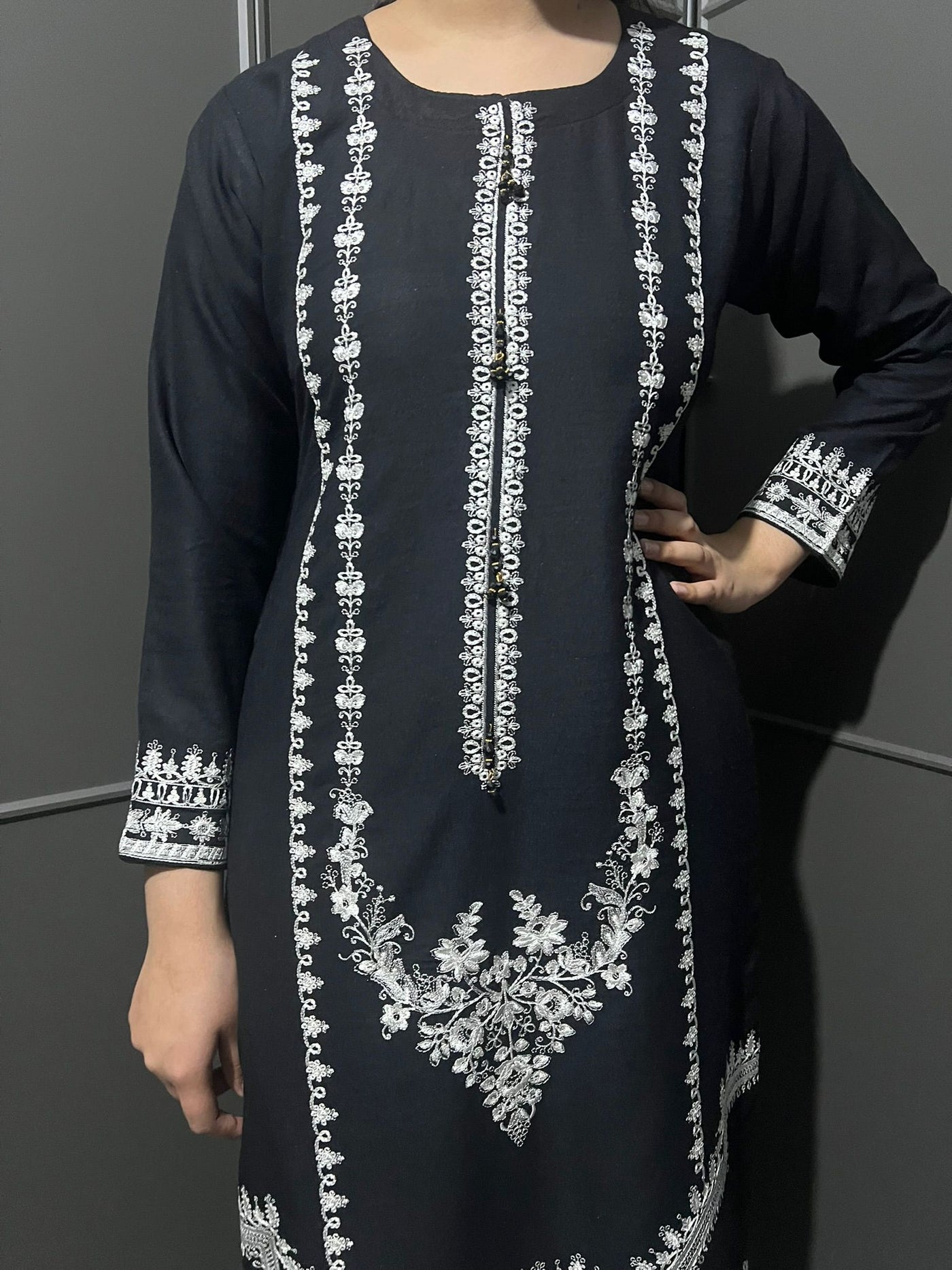 D-41 Embroidered  2 Piece Winter Dhanak Plazo Outfit