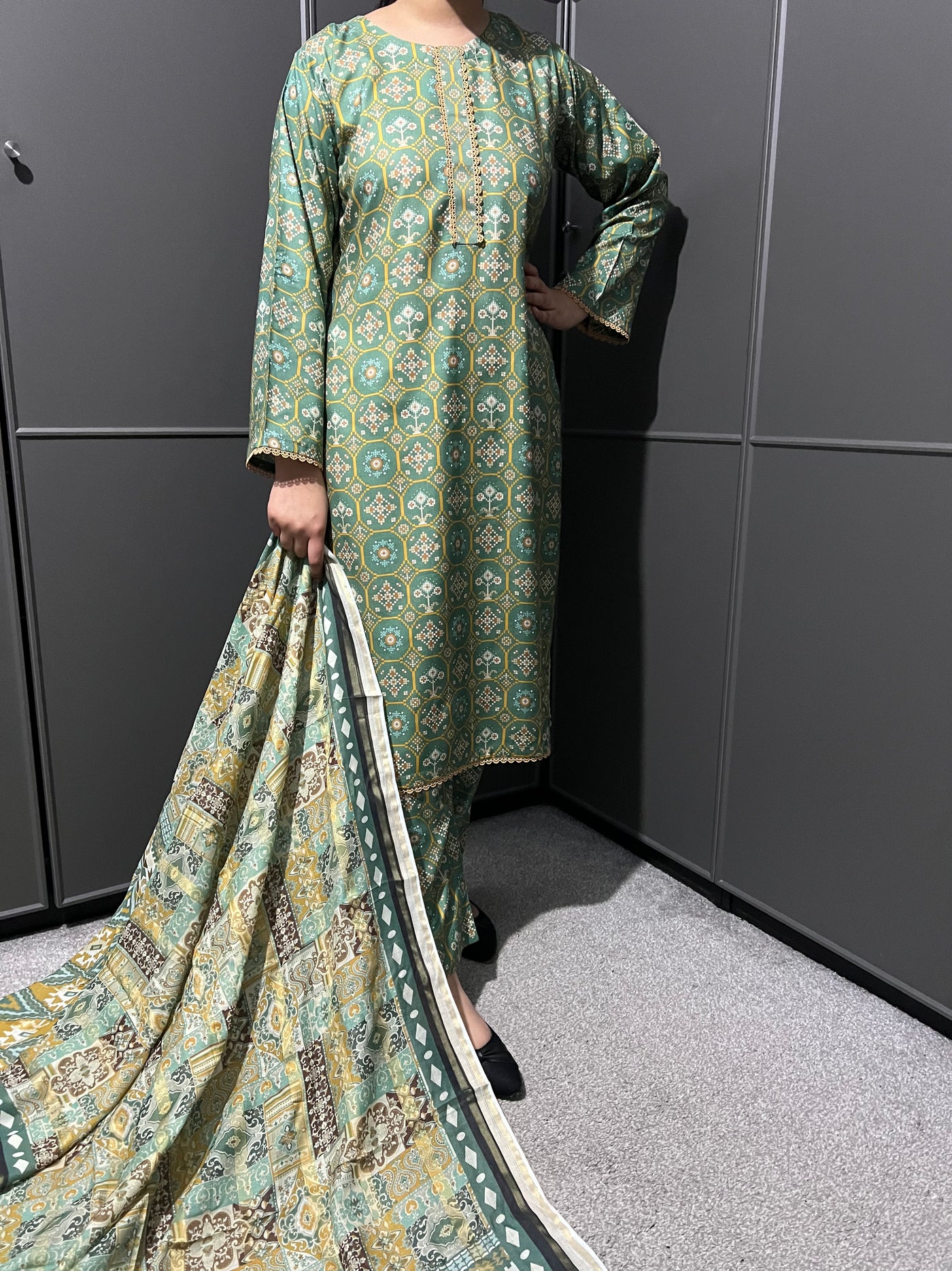 3 Pc Floral Printed Linen Suit With  Dupatta