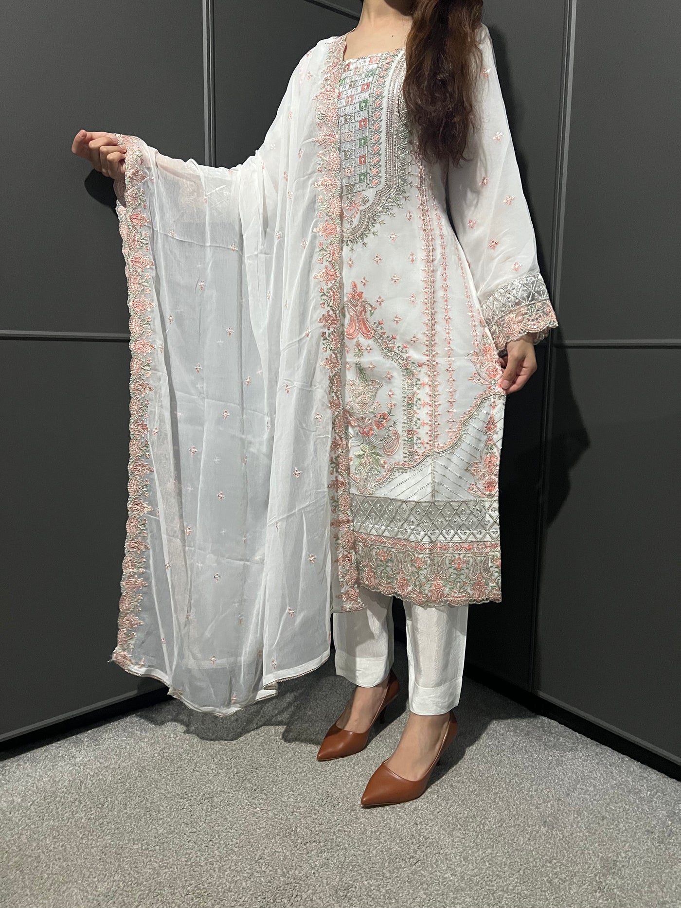 White - 3Pc Embroidered Chiffon Collection With Embroidered Chiffon Dupatta