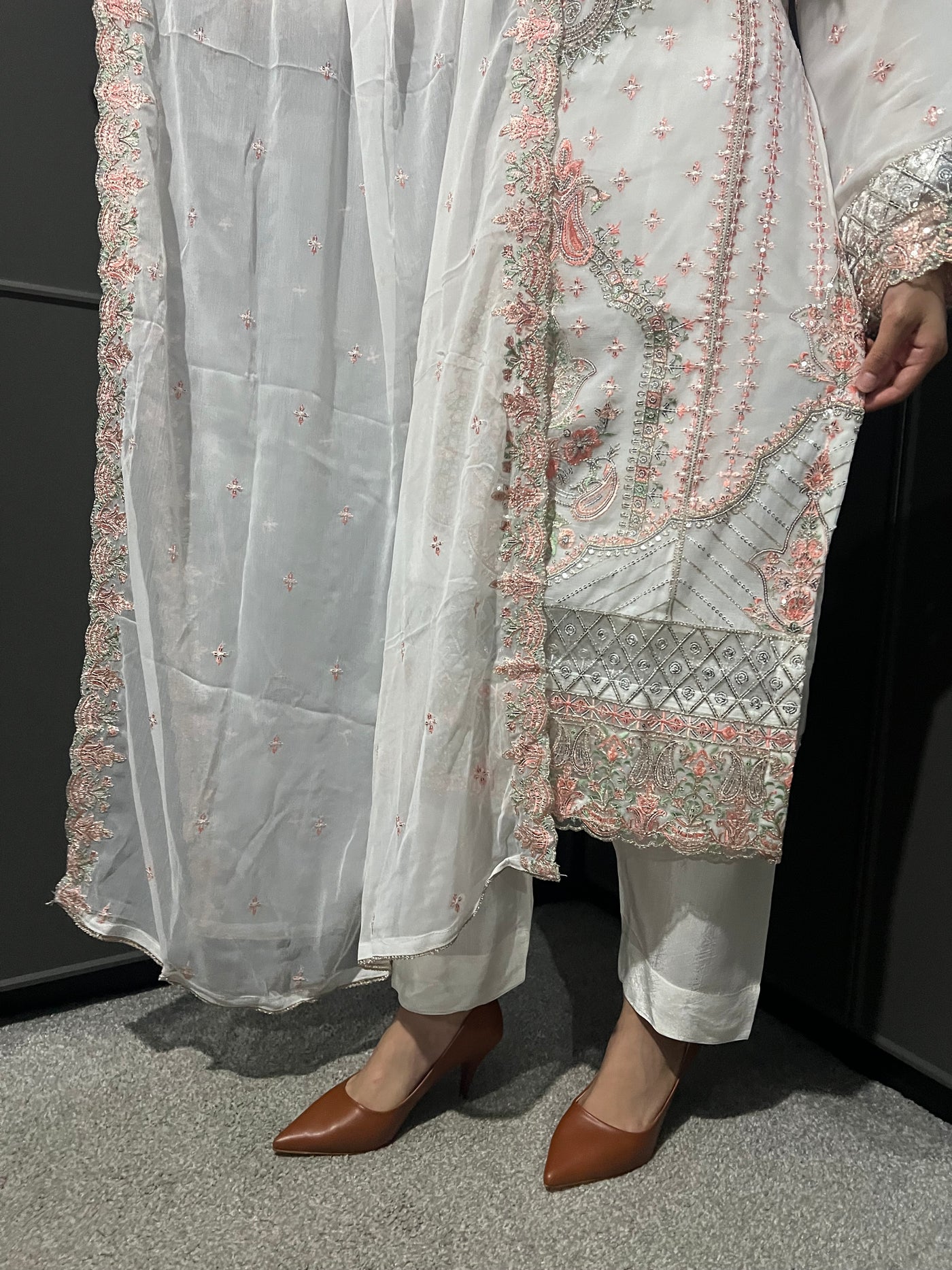 White - 3Pc Embroidered Chiffon Collection With Embroidered Chiffon Dupatta