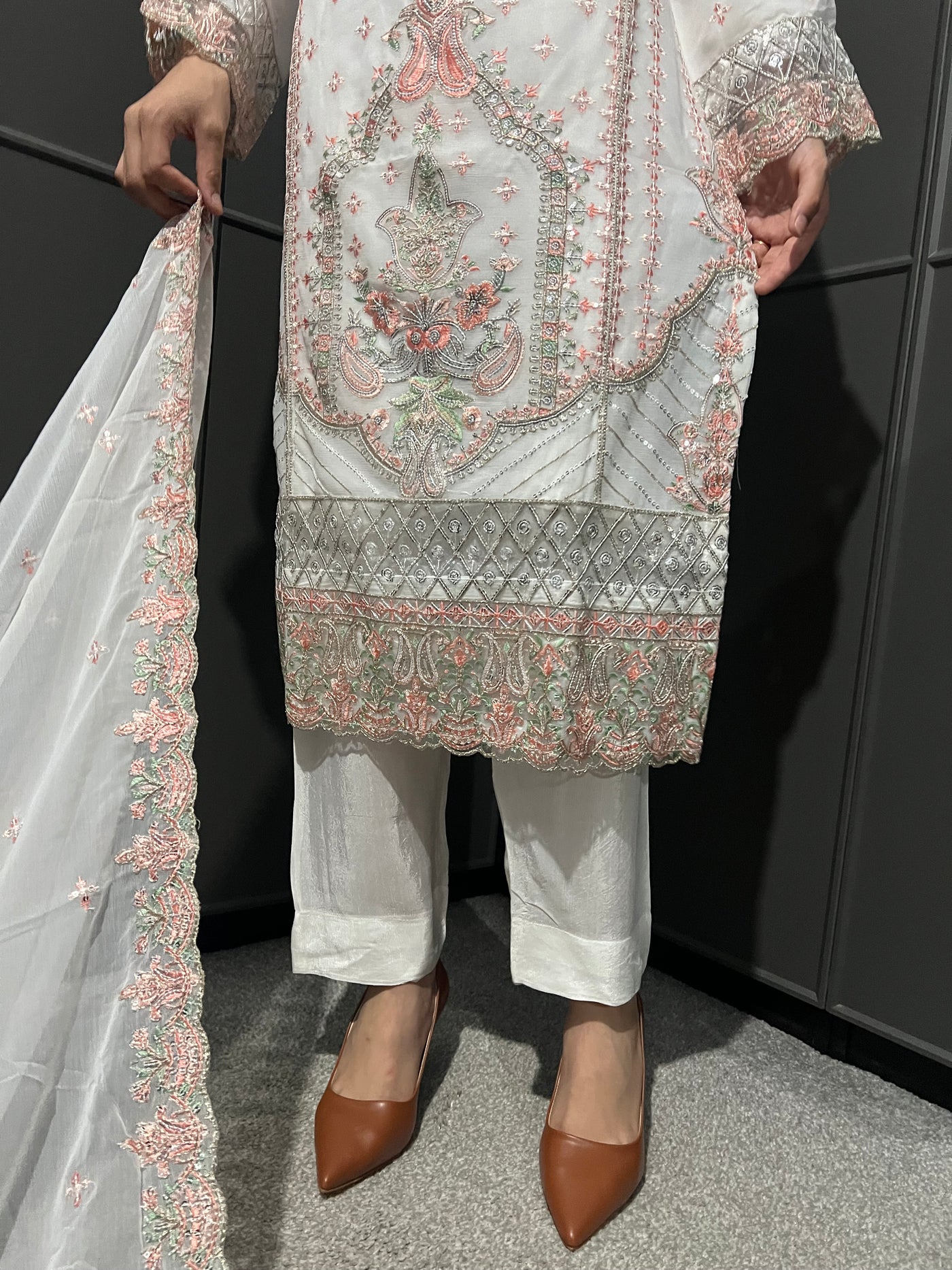 White - 3Pc Embroidered Chiffon Collection With Embroidered Chiffon Dupatta