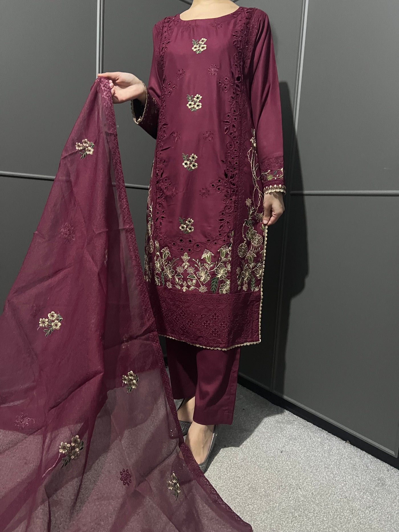 D-17 Dhanak Winter Embroidered Suit 3 PC Outfit With Embroidered Duptta