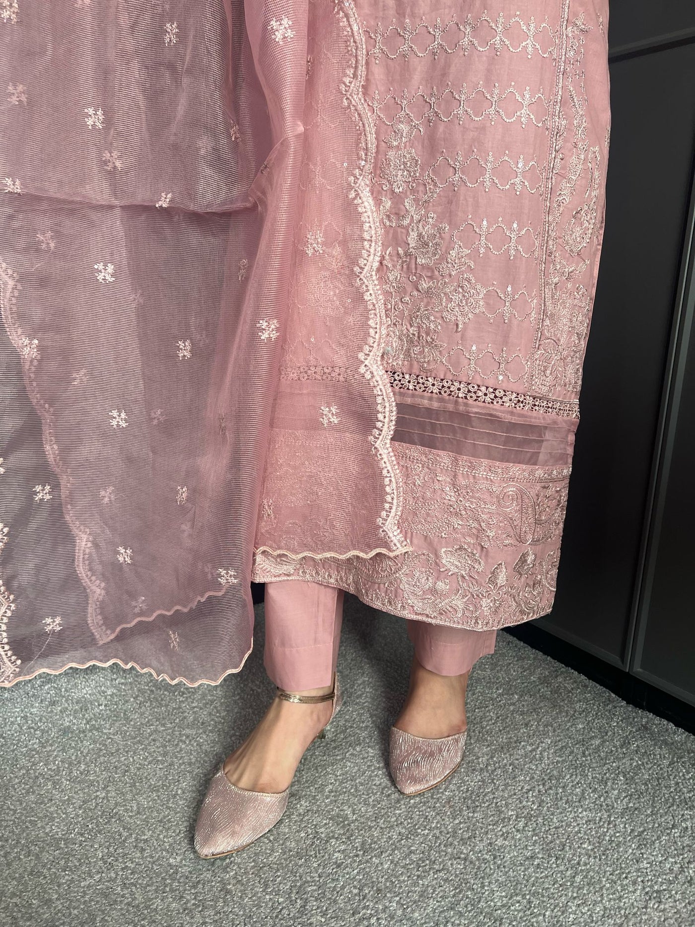 Embroidered Lawn Cotton Organza Suit with Organza Dupatta - Comfortable and Stylish
