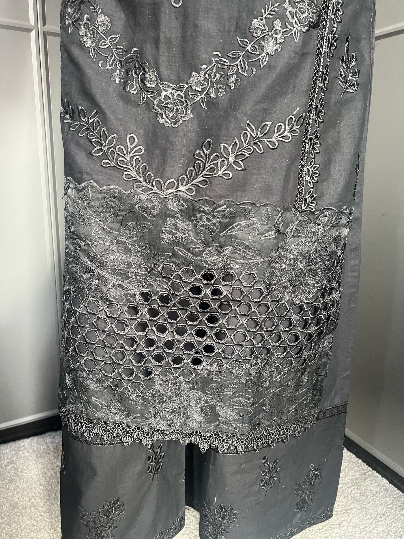 Embroidered Lawn Cotton Organza Suit with Organza Dupatta - Comfortable and Stylish