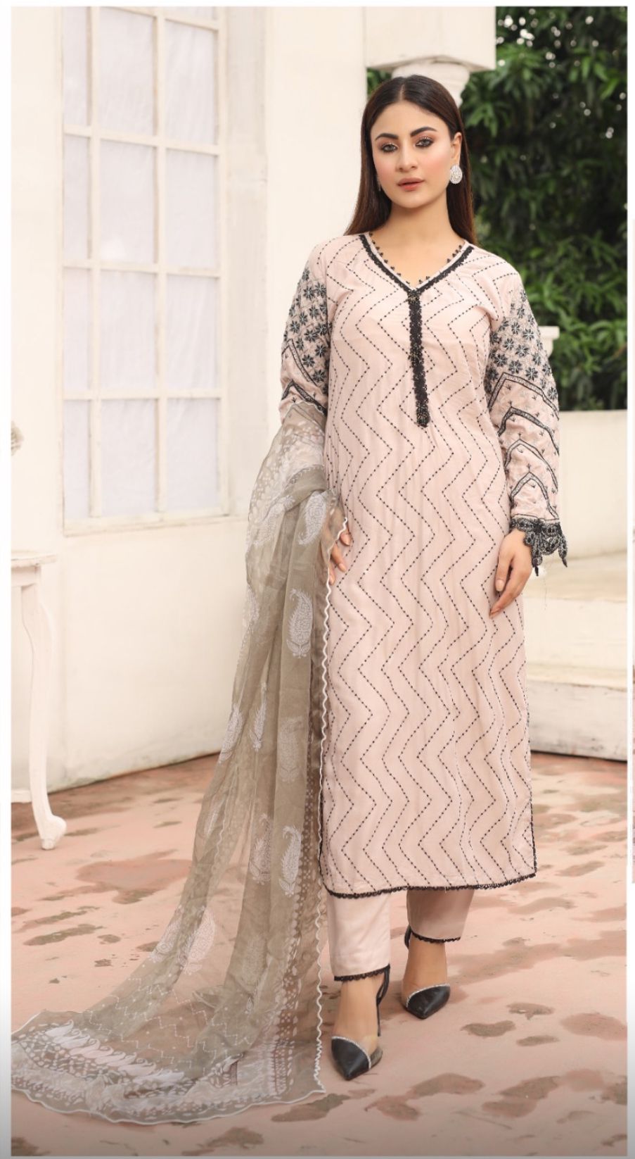 3-PIECE EMBROIDERED LINEN STITCHED SUIT WITH CHIFFON DUPTTA A-01