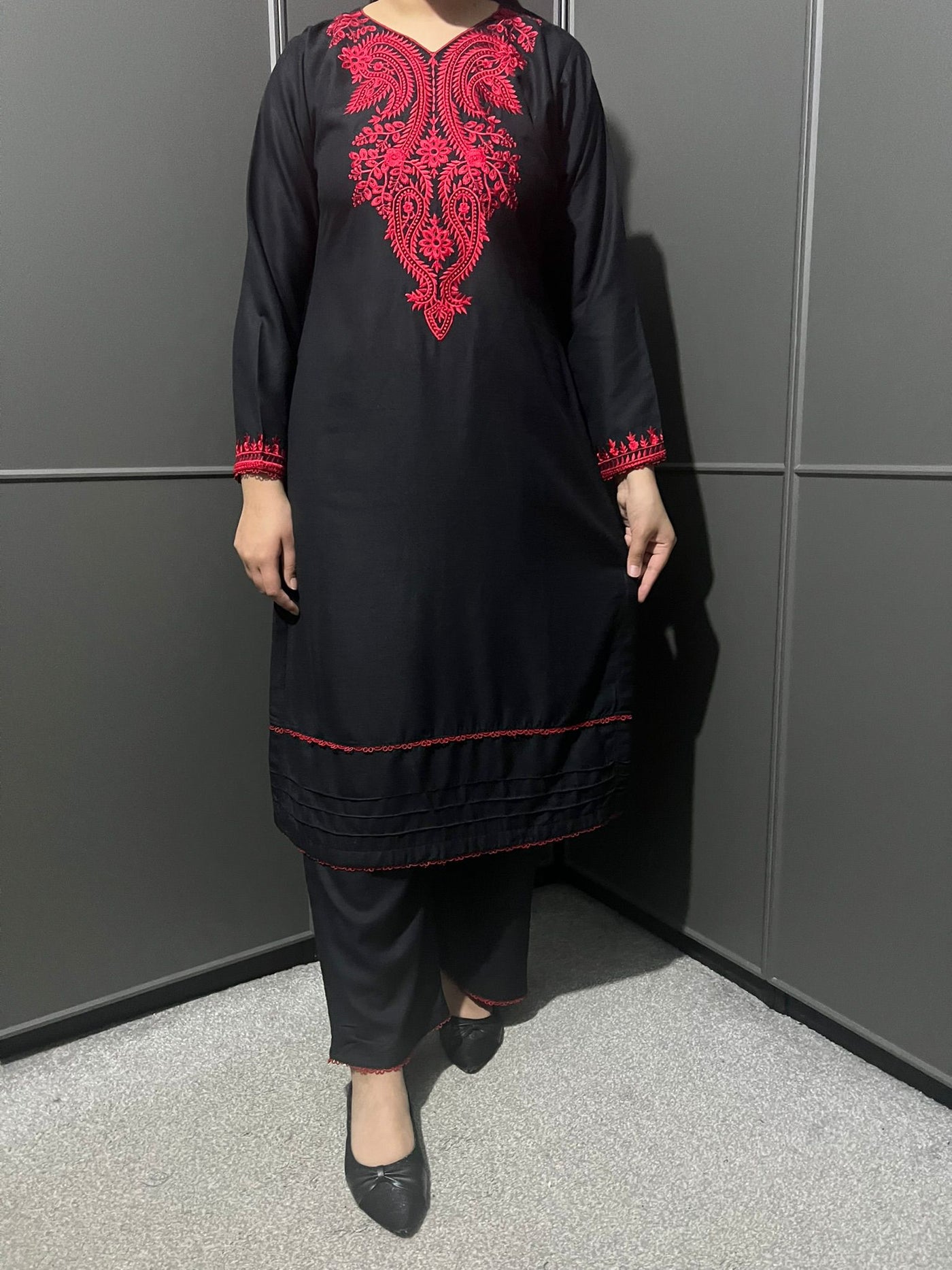 D-38 Embroidered  2 Piece Winter Dhanak Plazo Outfit