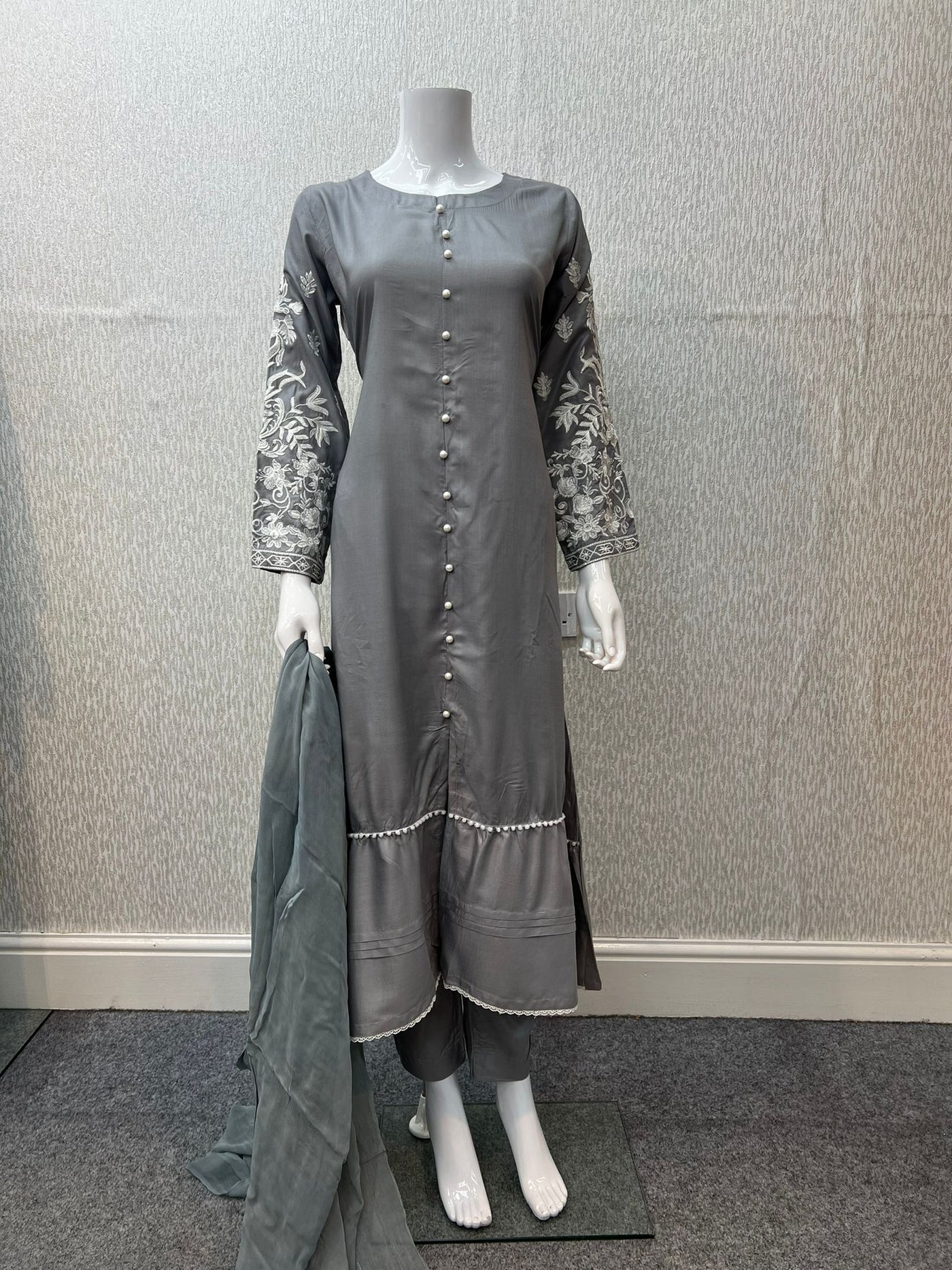 3 Pc Plain Linen Frock With Chiffon Dupatta Gray D-512