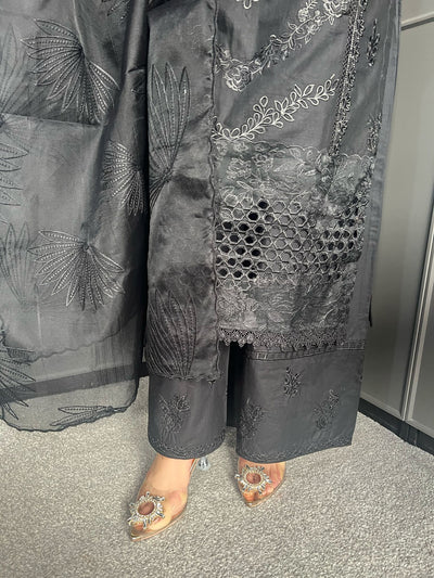 Embroidered Lawn Cotton Organza Suit with Organza Dupatta - Comfortable and Stylish