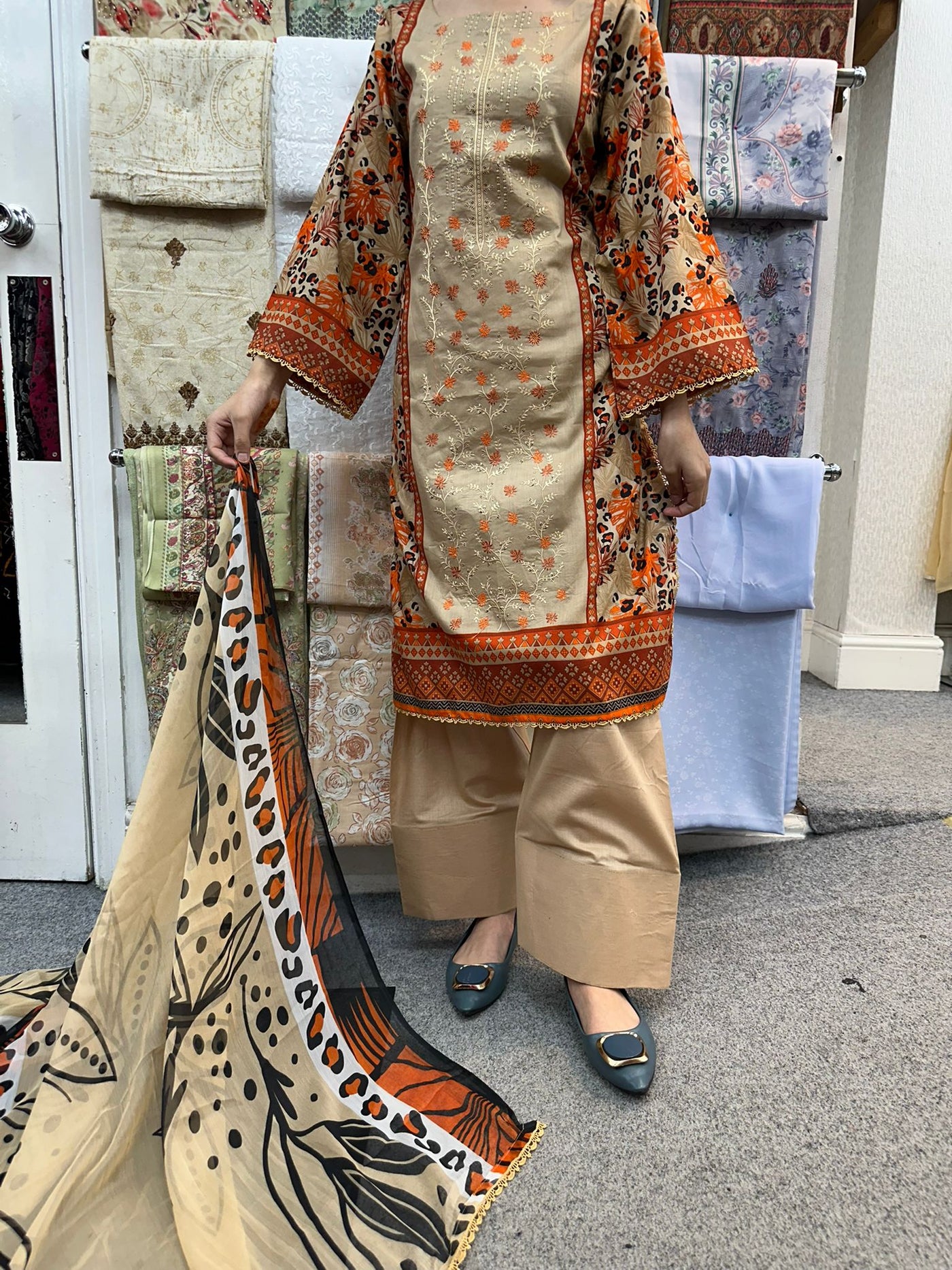 DESIGNER EMBROIDERED  FARSHI SALWAR  3PC READYMADE SUIT  WITH CHIFFON DUPTTA