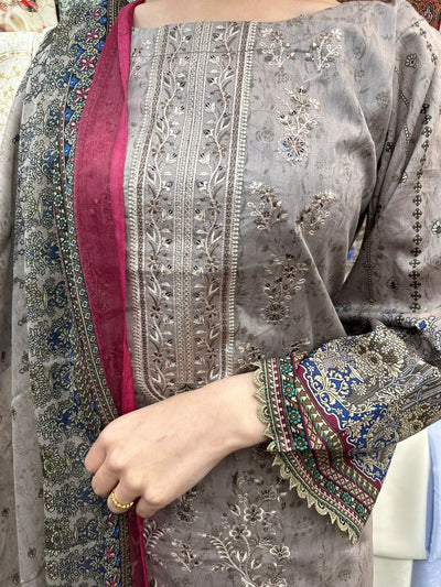 DESIGNER EMBROIDERED  FARSHI SALWAR  3PC READYMADE SUIT  WITH CHIFFON DUPTTA
