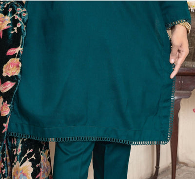 Green - 3 Piece Dhanak Suit With Velvet Palachi Shawl