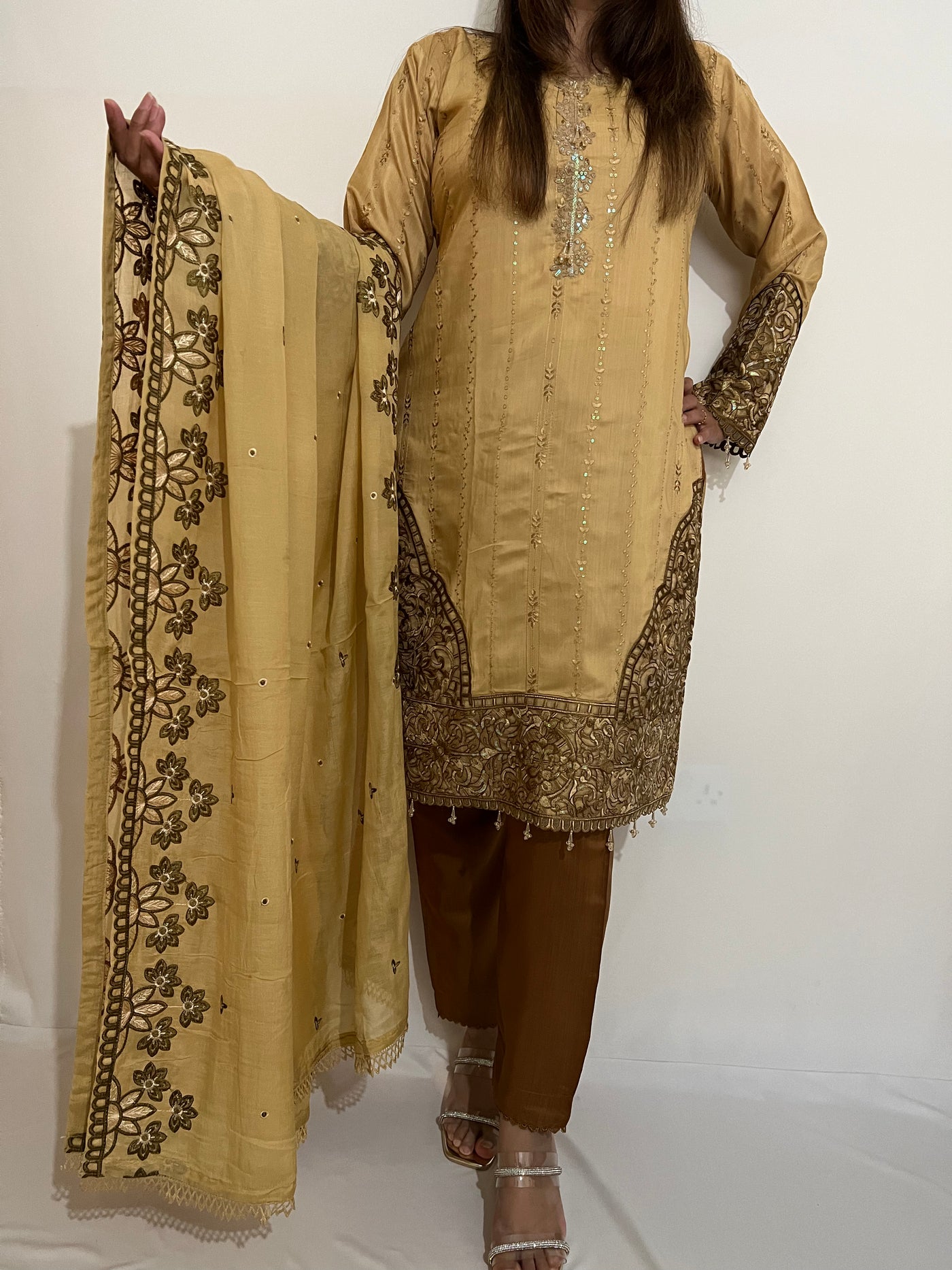 Maria b Viscose Embroidered Suit With Embroidered Chiffon Dupatta D1