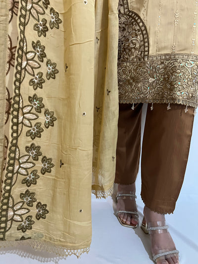 Maria b Viscose Embroidered Suit With Embroidered Chiffon Dupatta D1